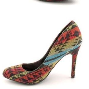 Material girl aztec print pump. Size 8.